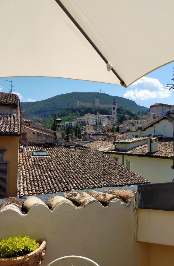 شقة Sotto I Tetti Del Borgo سبوليتو المظهر الخارجي الصورة