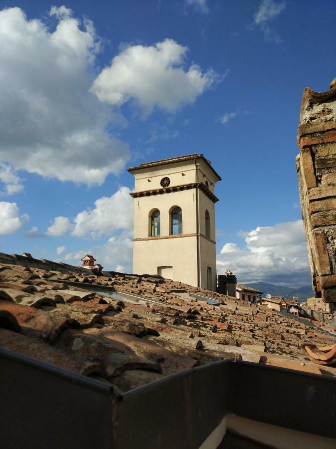 شقة Sotto I Tetti Del Borgo سبوليتو المظهر الخارجي الصورة