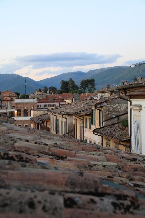 شقة Sotto I Tetti Del Borgo سبوليتو المظهر الخارجي الصورة